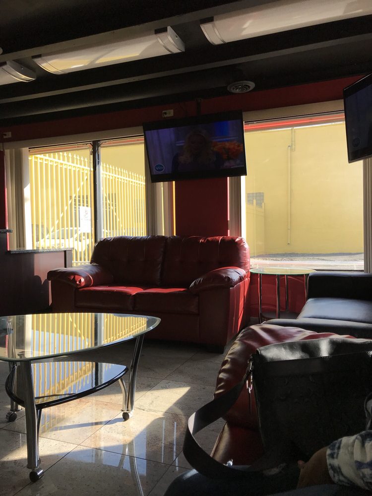 EXECUTIVE CAR RENTAL Updated July 2024 54 Reviews 2325 E 8 Mile