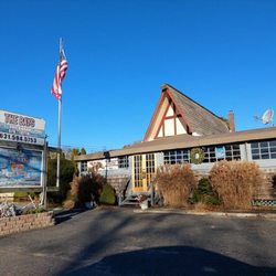 The Bays Bar & Grill