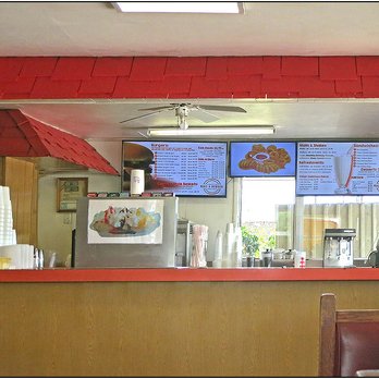 Malt N Burger - Order counter - Hot Dogs Near Me - Alvin, Texas
