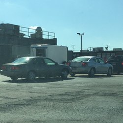 Frisch's Big Boy - Long line. No Customer Service, no speed