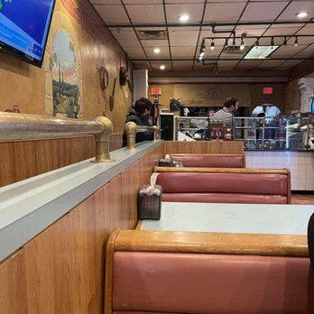 Francesco's Pizzeria & Restaurant - Dining area view - Pizza Near Me - Edison, New Jersey Francesco's Pizzeria & Restaurant - Dining area view - Pizza Near Me - Edison, New Jersey