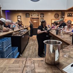 Lakeridge Winery & Vineyards