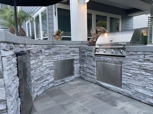 Custom Hardscape / Patio Installation - Custom Hardscape / Patio Installation. Call us today for your Free Custom Hardscape / Patio Remoldel estimate today !