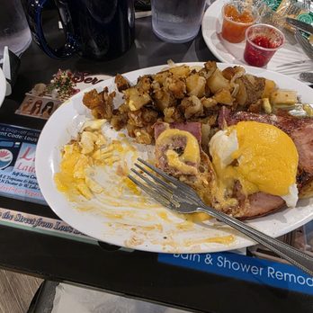 Lou's Diner - Eggs Benedict ti DIE for - Diners Near Me - Las Vegas, Nevada