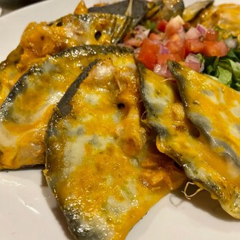 Silos Restaurant - Nachos - spicy chicken - New American Near Me - Duluth, Minnesota Silos Restaurant - Nachos - spicy chicken - New American Near Me - Duluth, Minnesota