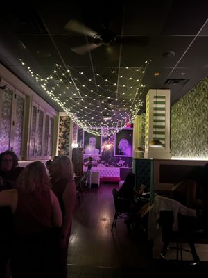 Roxanne's by null