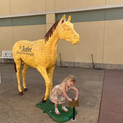 The Outlet Shoppe Gallopalooza Horse
