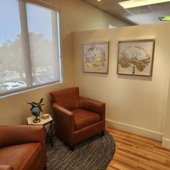 South Austin Chiro - Lobby Entrance - Chiropractors Near Me - Austin, Texas South Austin Chiro - Lobby Entrance - Chiropractors Near Me - Austin, Texas