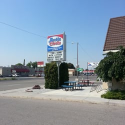 Arctic Circle - Acrtic Circle road sign