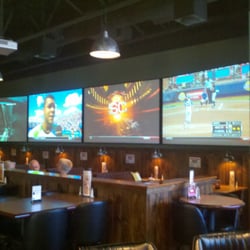 Flo's Pizzeria Ristorante & Sports Bar