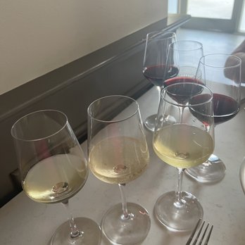SAVI Cucina + Wine Bar - Italian white wine flight and mom had the super Tuscan wine flight - Wine Bars Near Me - Mount Pleasant, South Carolina SAVI Cucina + Wine Bar - Italian white wine flight and mom had the super Tuscan wine flight - Wine Bars Near Me - Mount Pleasant, South Carolina