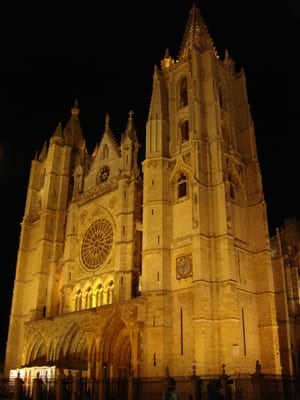 León Cathedral by null