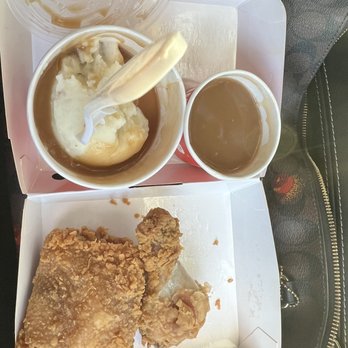 Jollibee - 2 piece combo - Fast Food Near Me - Pembroke Pines, Florida Jollibee - 2 piece combo - Fast Food Near Me - Pembroke Pines, Florida
