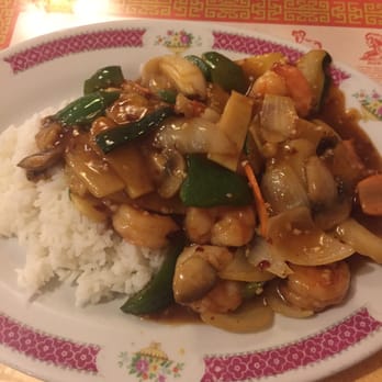 Canton Chinese Restaurant - a plate of stir fried vegetables and rice - Cantonese Near Me - Buena Vista, Virginia