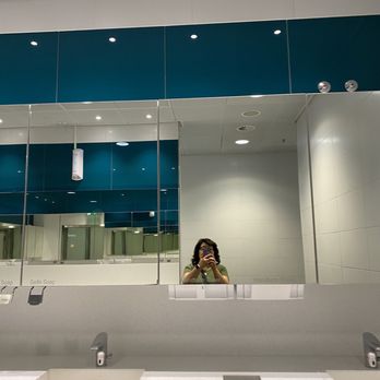 Flughafen München Terminal 2 - Bathroom very super clean. - Airport Terminals Near Me - Munich, BY