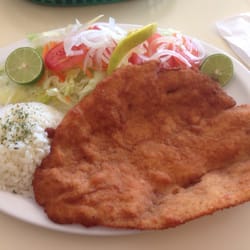 Mariscos El Jarochito - Filete empanizado gigante
