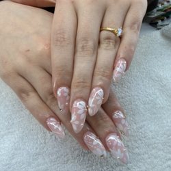 Pretty Nails & spa