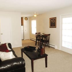 Williamsburg Apartments - Spacious Living Rom with Balcony or Patio Access