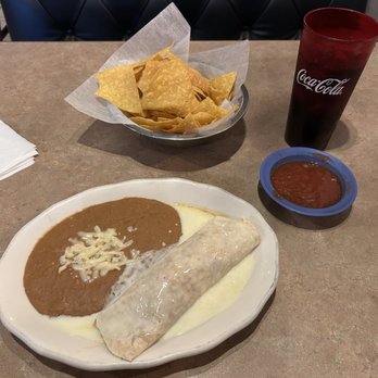 marias mexican kitchen - The lunch special #19, chicken burrito in queso w/beans - Mexican Near Me - Beaufort, South Carolina marias mexican kitchen - The lunch special #19, chicken burrito in queso w/beans - Mexican Near Me - Beaufort, South Carolina