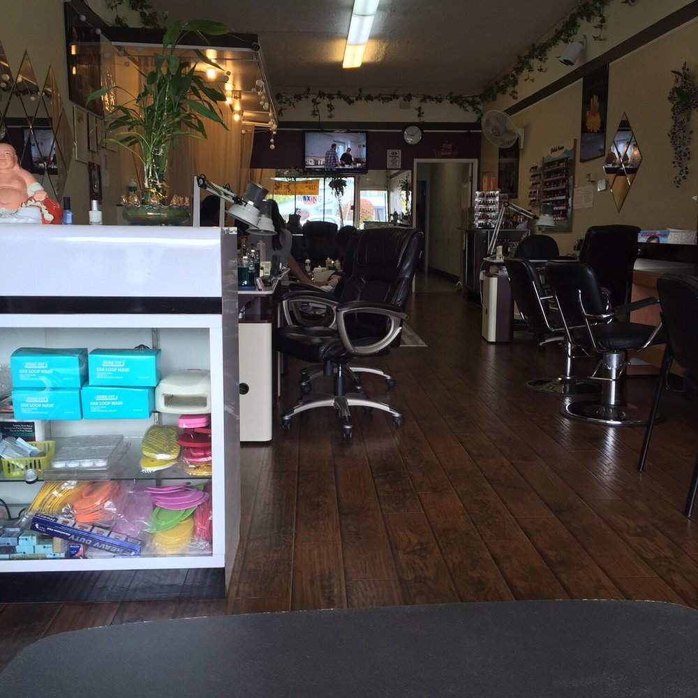 Vy's Nails - Inside the salon - Nail Salons Near Me - San Leandro, California