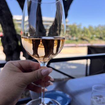 South Fork Grille El Dorado Hills - Daou Rose - New American Near Me - El Dorado Hills, California South Fork Grille El Dorado Hills - Daou Rose - New American Near Me - El Dorado Hills, California