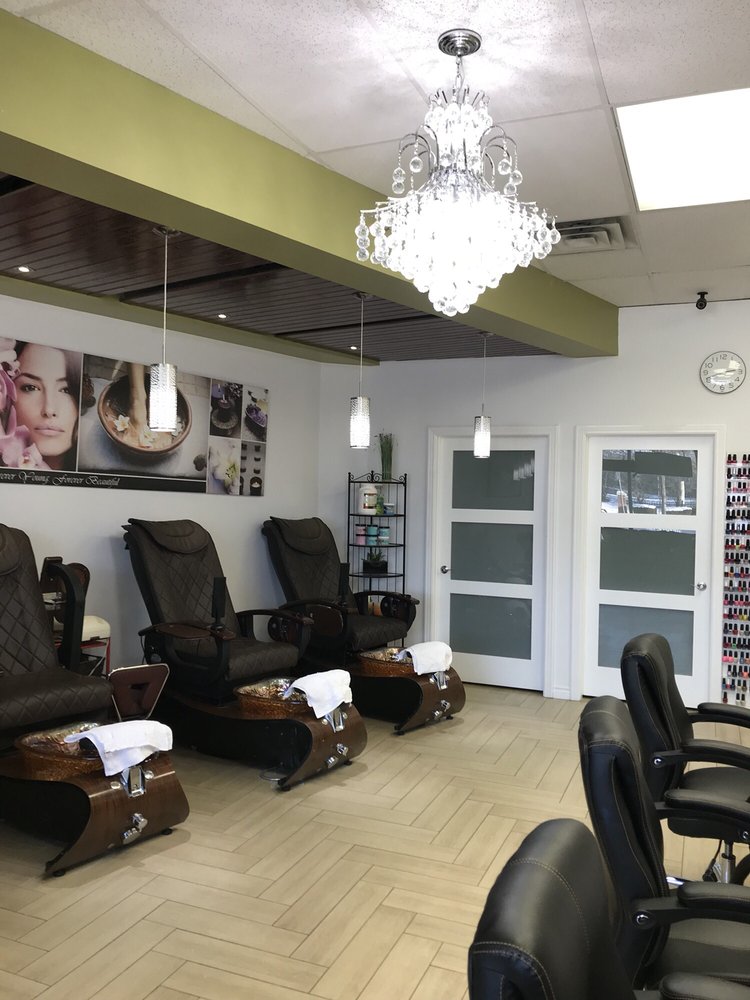 QUEEN OAKVILLE’S NAILS AND SPA Updated July 2024 10 Photos 2165