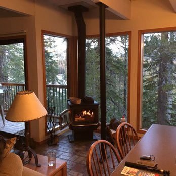 101 Great Escapes - Kitchen/Living room area. - Vacation Rental Agents Near Me - Mammoth Lakes, California