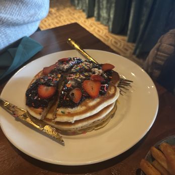 Le Grand - Fluffy pancakes - Cocktail Bars Near Me - Pasadena, California Le Grand - Fluffy pancakes - Cocktail Bars Near Me - Pasadena, California