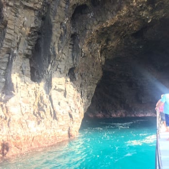 Holoholo Charters - Massive cave the entire boat went in. Skilled captain. - Boating Near Me - Eleele, Hawaii