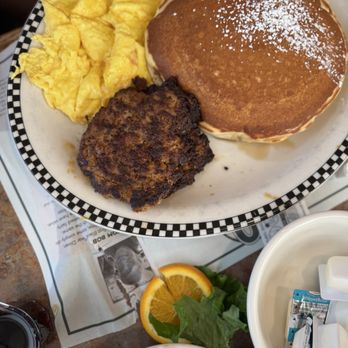 Black Bear Diner Milpitas - Bear's Choice with Pancakes - Diners Near Me - Milpitas, California