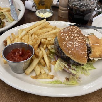 Harry & Izzy's - Burger and fries - Steakhouses Near Me - Indianapolis, Indiana Harry & Izzy's - Burger and fries - Steakhouses Near Me - Indianapolis, Indiana