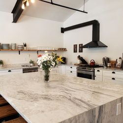 Hans and Franz Lodges Leavenworth Vacation Rentals - Heart of Downtown!   Up to 20 guests!