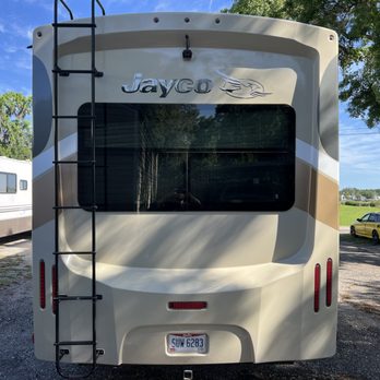 Legendary Graphics - Removed, Replaced and Fabricated Full decal package on fifth wheel. - Vehicle Wraps Near Me Legendary Graphics - Removed, Replaced and Fabricated Full decal package on fifth wheel. - Vehicle Wraps Near Me