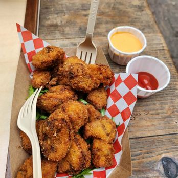 Mad Oak - fried mushrooms - Bars Near Me - Oakland, California
