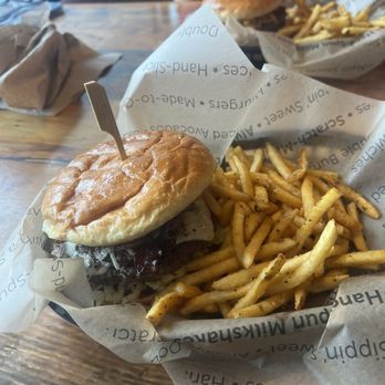 Jaggers - BBQ Cheddar Burger - Salad Near Me - Louisville, Kentucky Jaggers - BBQ Cheddar Burger - Salad Near Me - Louisville, Kentucky