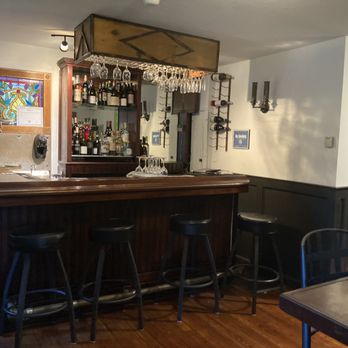 Alba's Kitchen - Pub - Pizza Near Me - Woodstock, New York