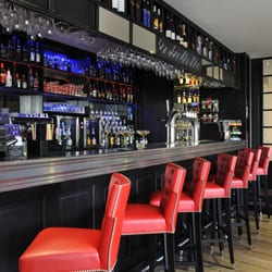 Lounge B - Bar