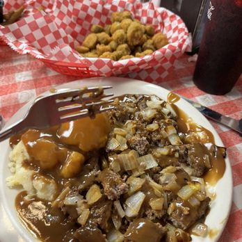 Ropers Country Store & Cafe - I chopped it up before I took the pic. All around pretty good. - American Near Me - Simonton, Texas