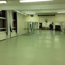 Jubilee Centre - Studio with mirrors