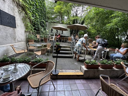Schmalznudel - Cafe Frischhut by null