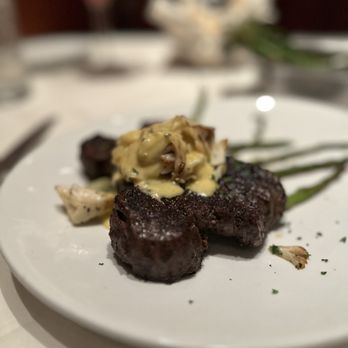 Fleming’s Prime Steakhouse & Wine Bar