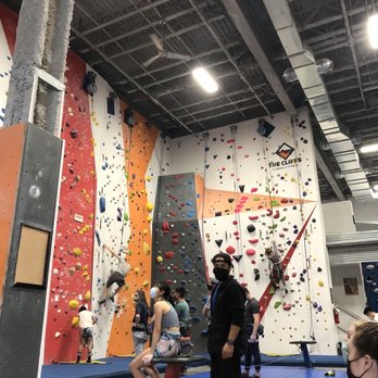 Movement LIC - Autobelay area - Rock Climbing Near Me - Long Island City, New York Movement LIC - Autobelay area - Rock Climbing Near Me - Long Island City, New York