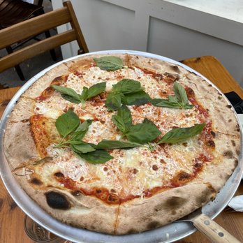 Lucali - Plain Pie Pizza - Pizza Near Me - Brooklyn, New York Lucali - Plain Pie Pizza - Pizza Near Me - Brooklyn, New York
