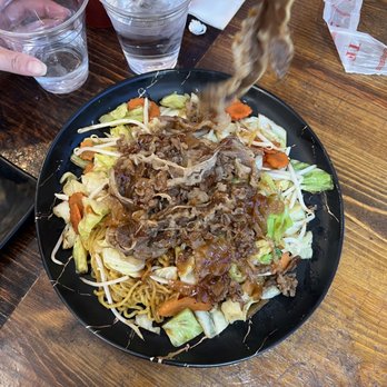U Ramen - Chowmein with beef - Ramen Near Me - Oxnard, California U Ramen - Chowmein with beef - Ramen Near Me - Oxnard, California