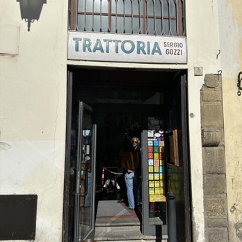 Trattoria Sergio Gozzi - Entrance to restaurant - Tuscan Near Me - Florence, FI
