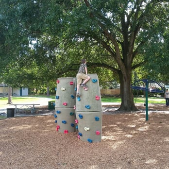 Henry And Ola park - Climbing element at park - Parks Near Me - Tampa, Florida