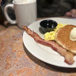 Huckleberry’s Breakfast and Lunch - Kids pancake with egg and bacon