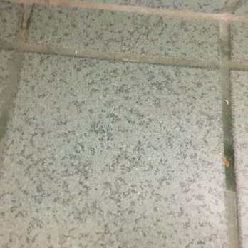 The Monarch Inn - Dirty floor - Hotels Near Me - Mariposa, California
