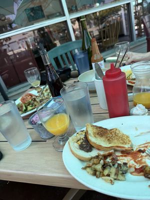 Breakfast Buzz by null