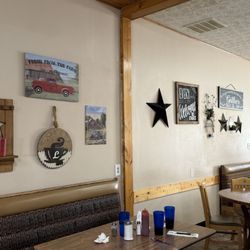 Lou's Diner - Decor
